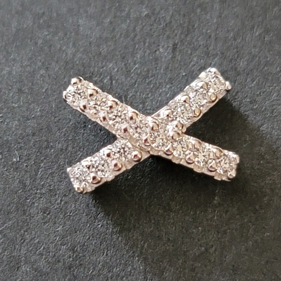 925 Sterling Silver Trendy X Earrings - Picture 6 of 6